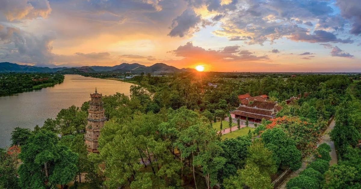 Sunset over Hue river