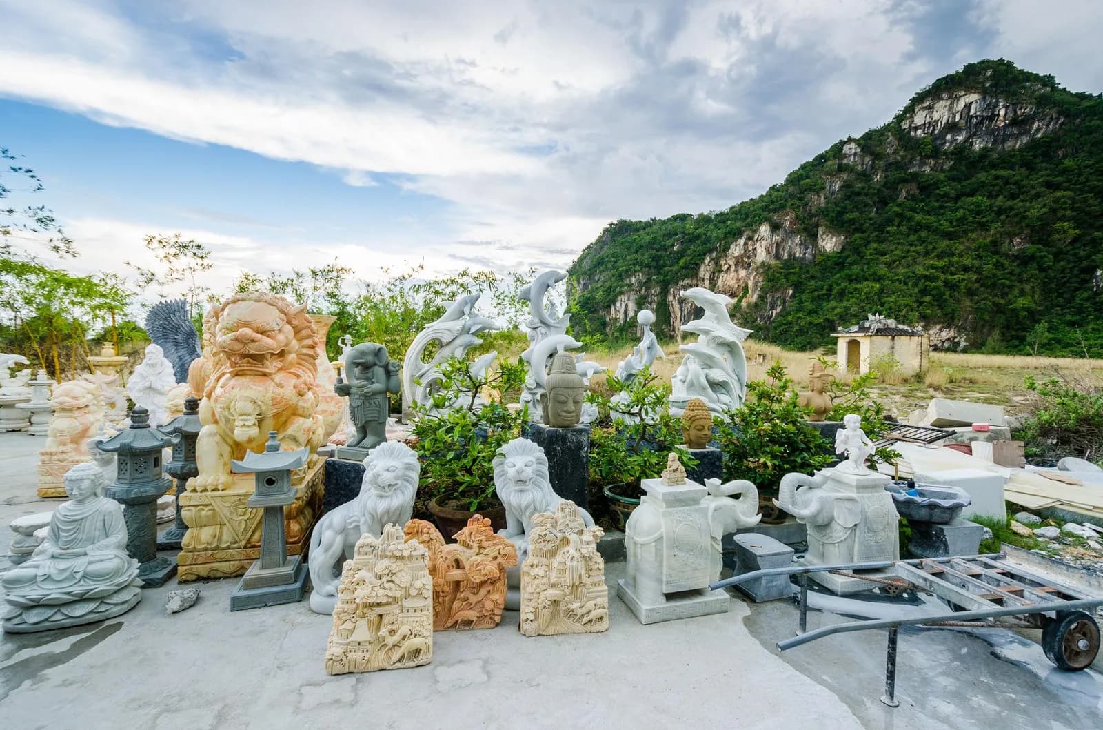 Non Nuoc Stone Carving Village